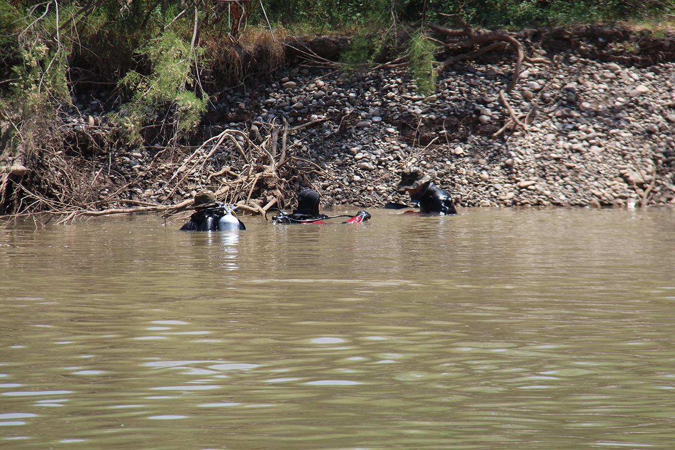 Dicle Nehri'ne düşen genci arama çalışmaları devam ediyor Dicle Nehri'ne düşen genci arama çalışmaları devam ediyor